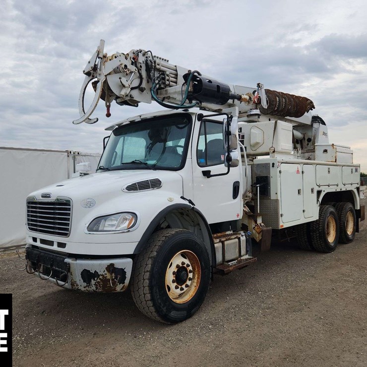 2014 FREIGHTLINER M2 106