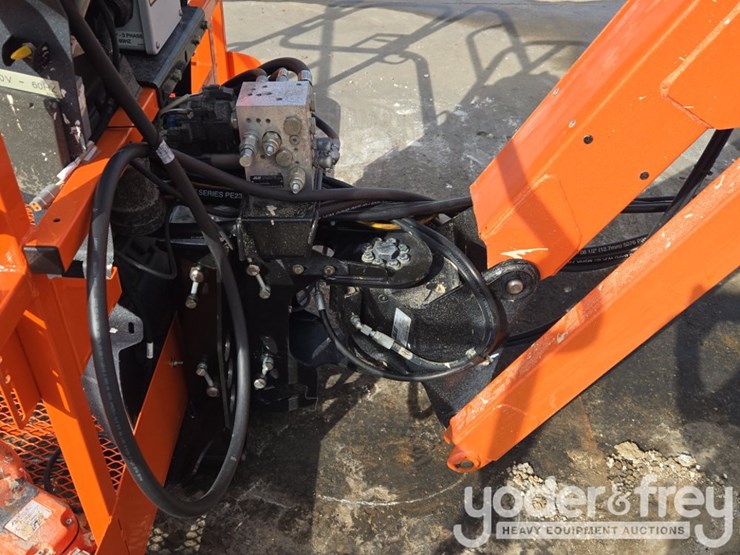 2022-jlg-660sj-image-21