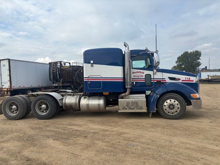 2014-peterbilt-384-image-5