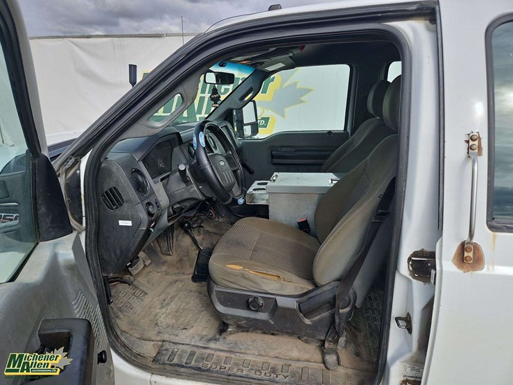 2011-ford-f250-image-13
