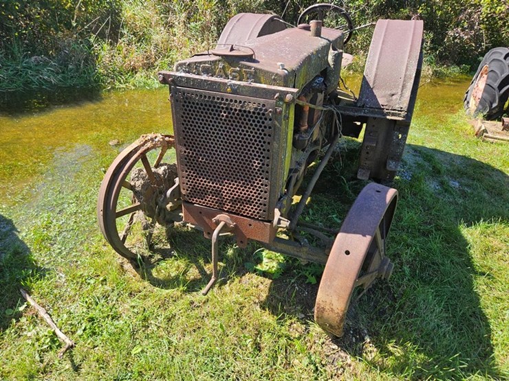 #2530-•-1939-case-c-tractor-image-10