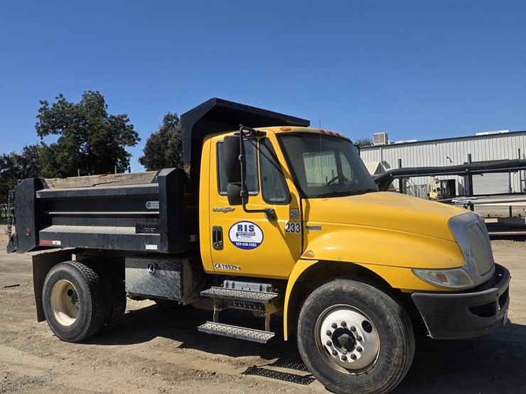2014-international-durastar-4300-image-1