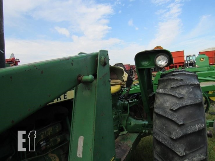 john-deere-2440-image-5