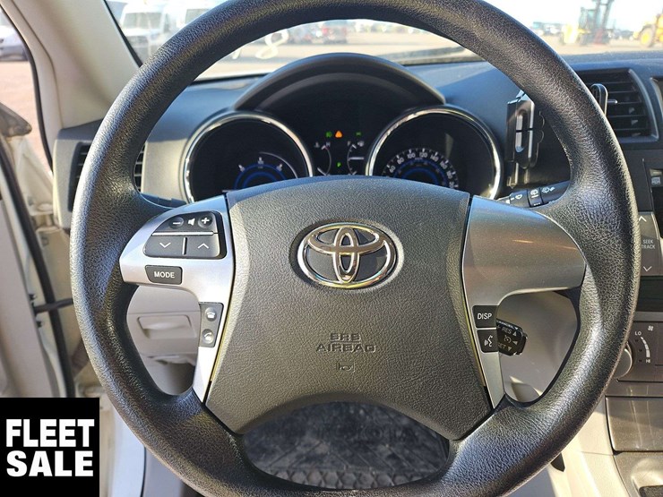2012-toyota-highlander-hybrid-image-20