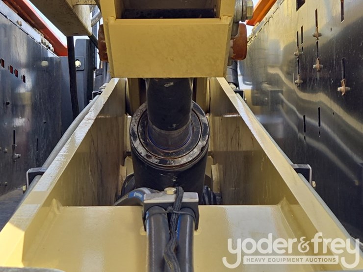 2022-jlg-660sj-image-28