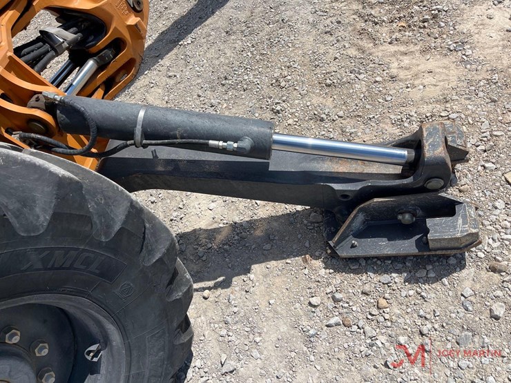 2021-case-580n-ep-loader-backhoe-image-5