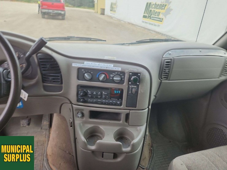 2004-gmc-safari-image-15
