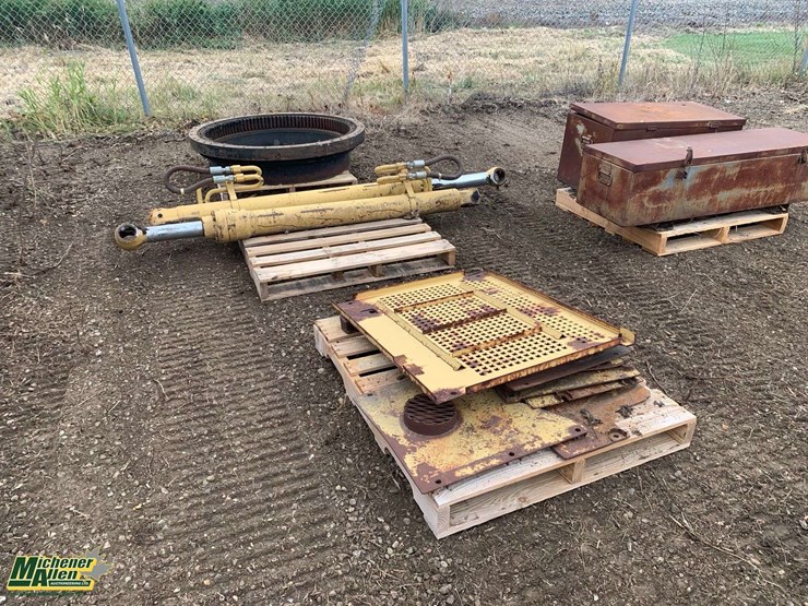caterpillar-320-image-12