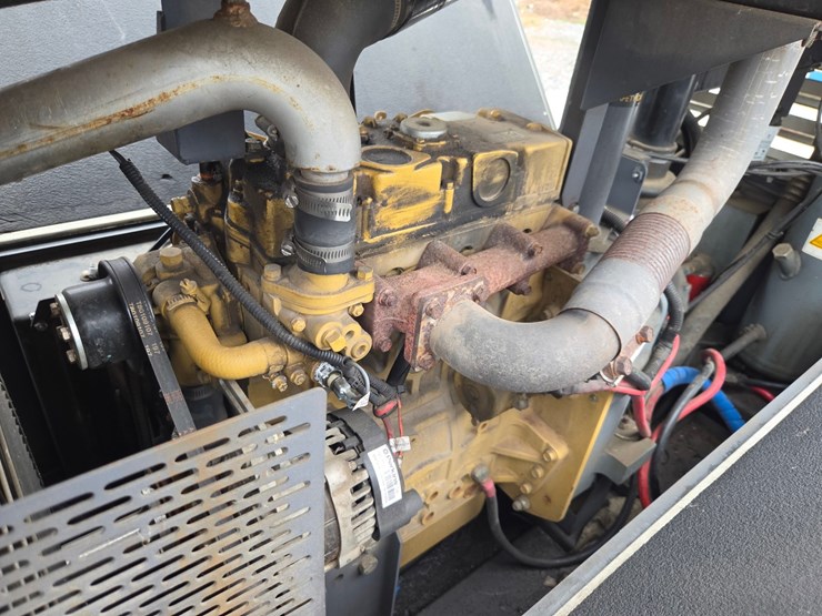 2016-caterpillar-c2.2-image-23