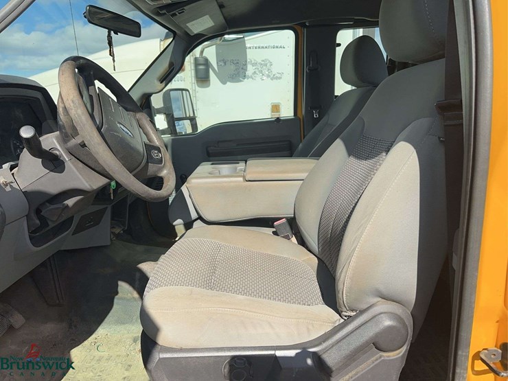 2011-ford-f350-xl-image-19