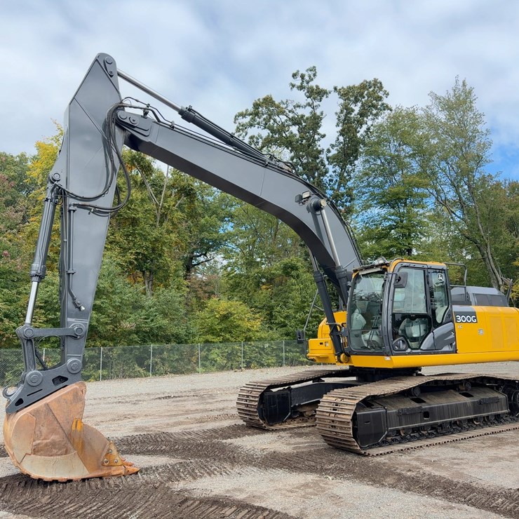 2016 DEERE 300G LC