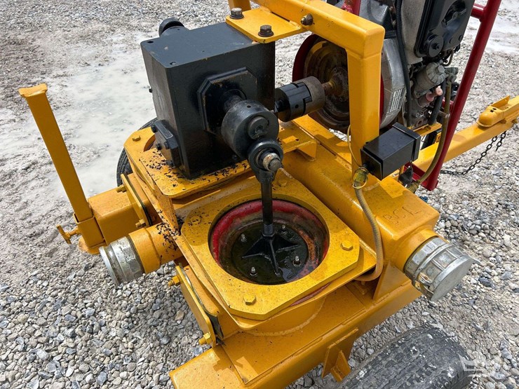 2004-towable-double-diaphragm-pump-image-9
