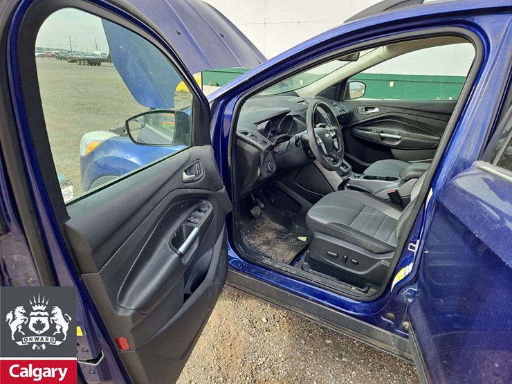 2015-ford-escape-se-image-18