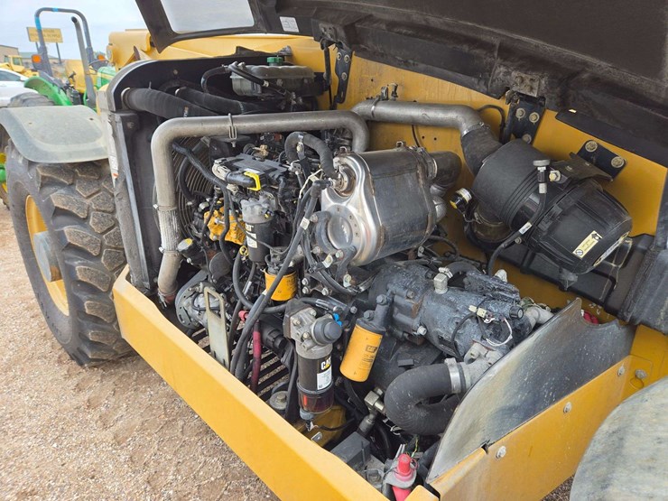 caterpillar-th514d-image-29