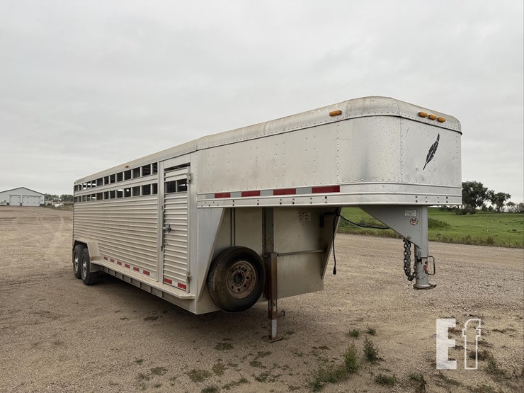 2005-featherlite-8127-image-2