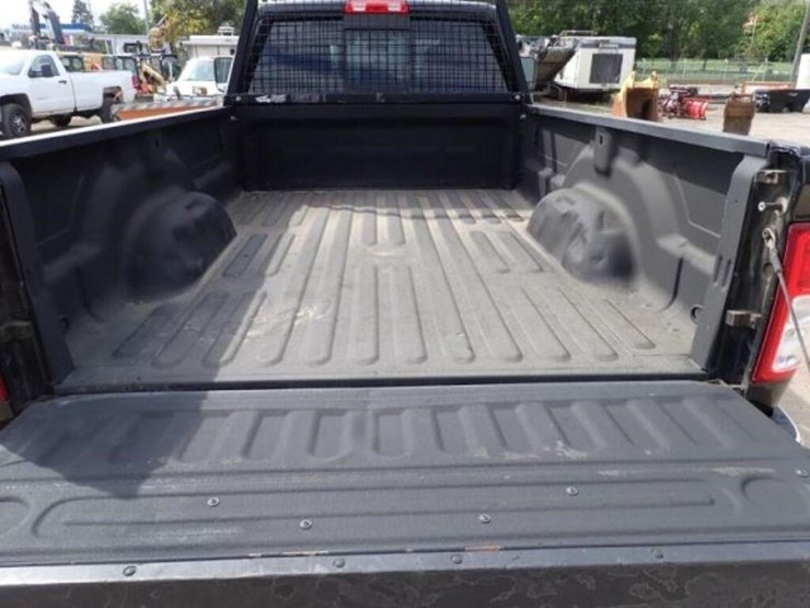 2019-dodge-ram-3500-image-48