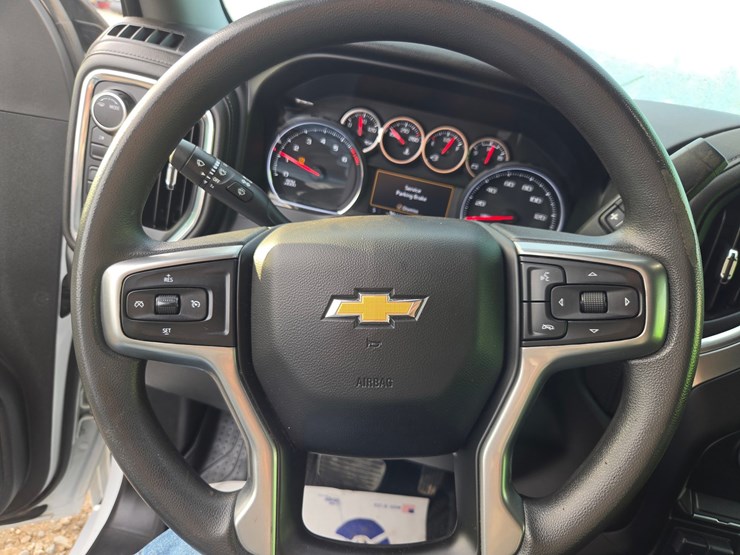 2022-chevrolet-2500-image-46