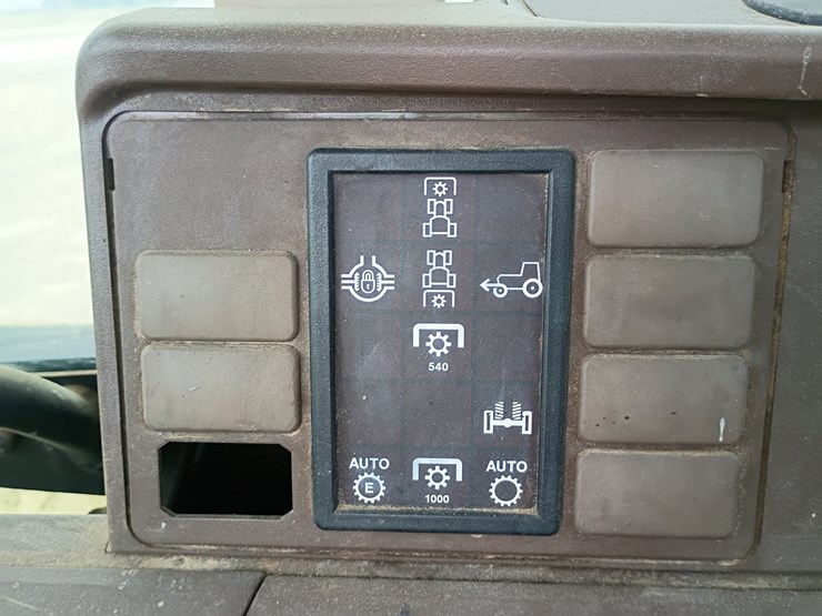 john-deere-6310-image-37