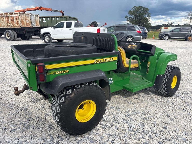 2017-john-deere-gator-image-3
