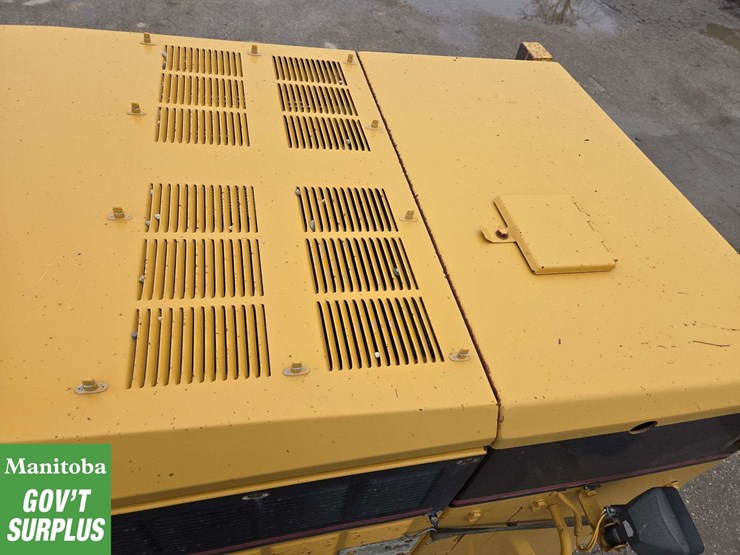 2004-caterpillar-140h-image-34
