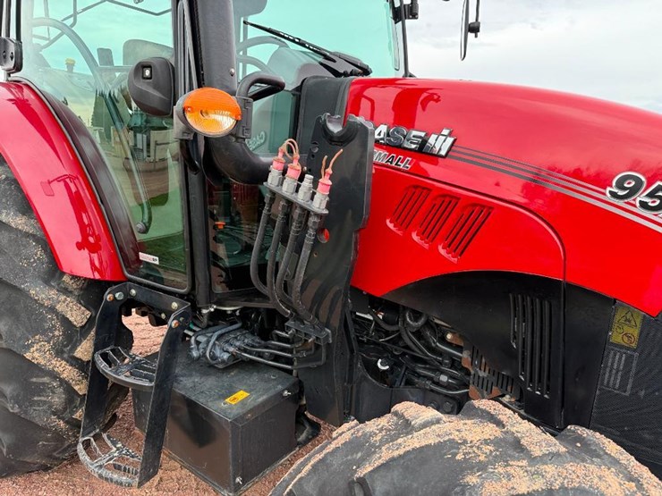 case-ih-farmall-95a-image-18