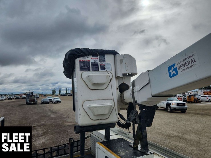 2013-international-durastar-4400-image-43