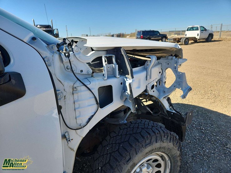 2019-chevrolet-silverado-1500-image-24