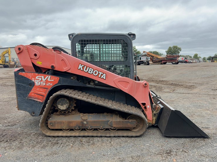 2019-kubota-svl95-2s-image-6