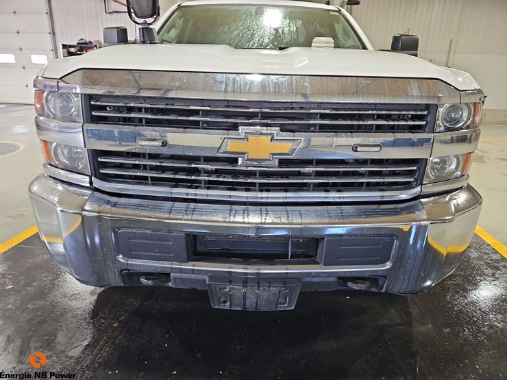 2016-chevrolet-silverado-2500hd-image-39