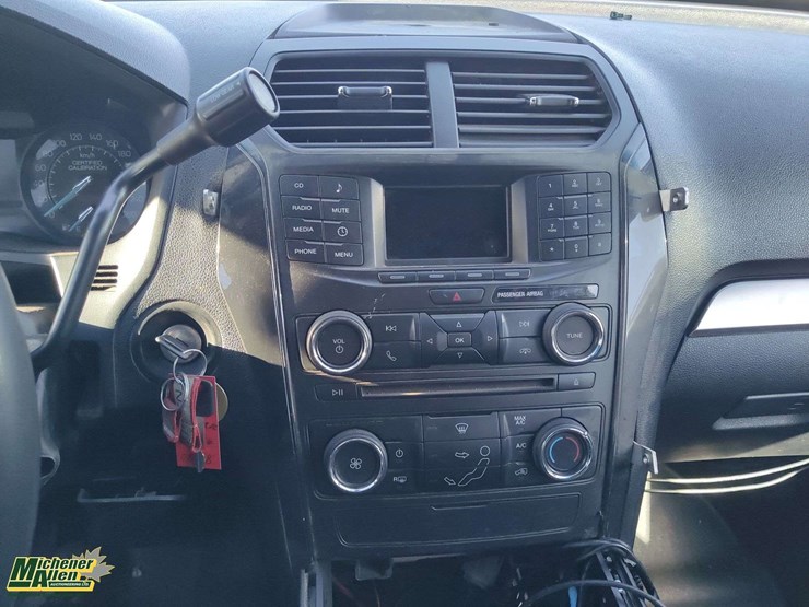2018-ford-explorer-image-16