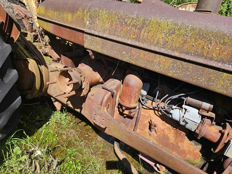 #2521-•-mccormick-w9-tractor-image-11