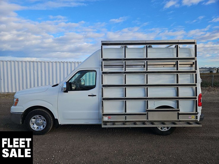 2019-nissan-nv3500hd-image-5