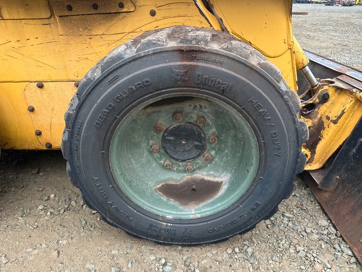 deere-240-image-40