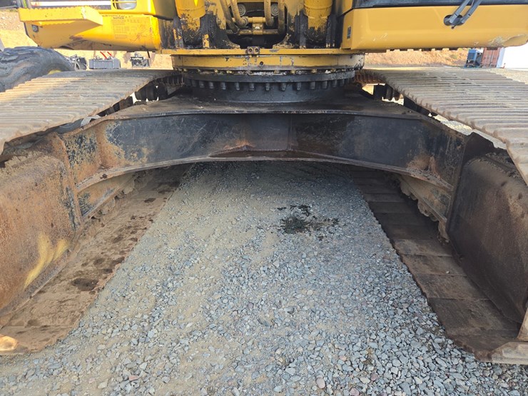caterpillar-330b-image-46