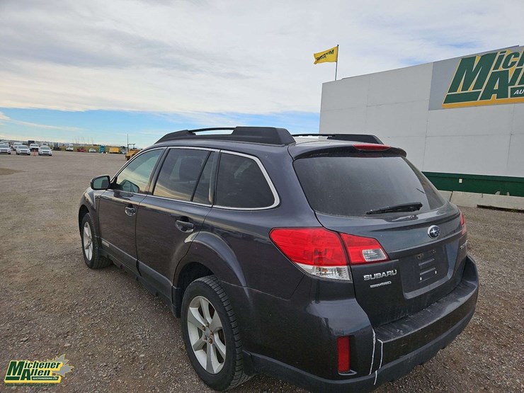 2011-subaru-outback-image-4