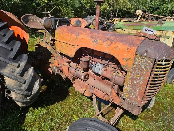 #2523-•-case-tractor-image-11