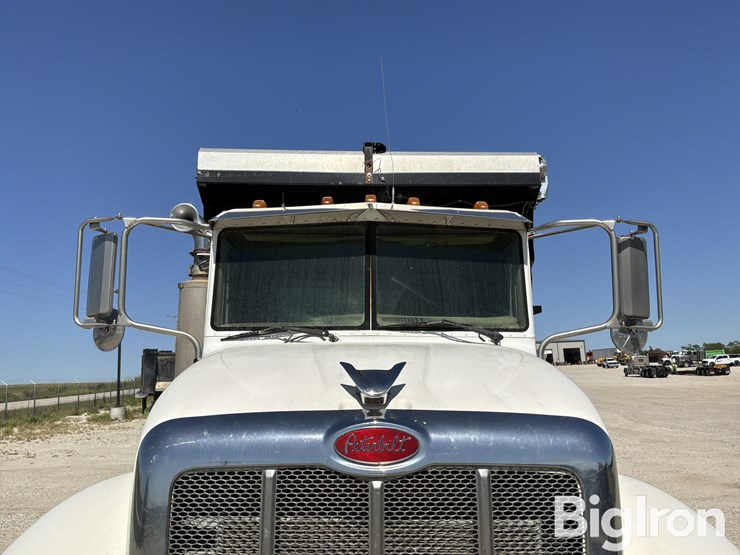 2007-peterbilt-335-image-12