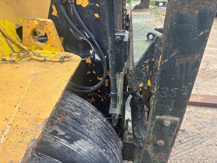 caterpillar-v180-image-61