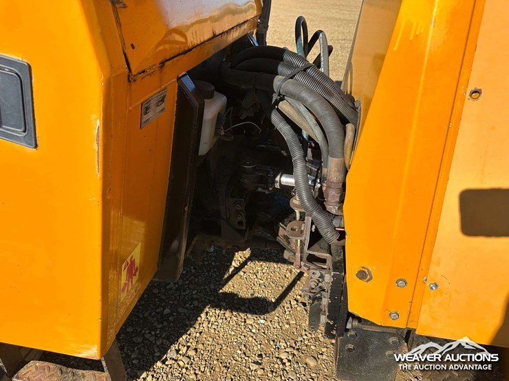 2002-trackless-mt5t-image-43