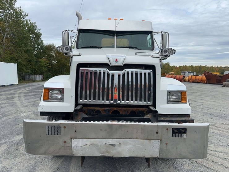 2016-western-star-4700sf-image-2
