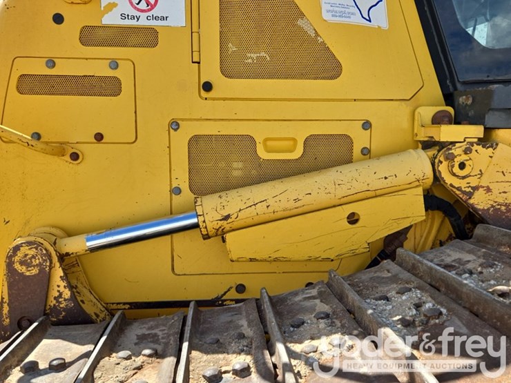 2018-komatsu-d61ex-24-image-23