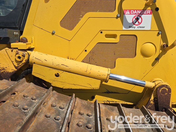 2018-komatsu-d61ex-24-image-28