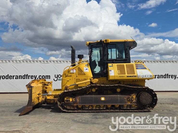 2018-komatsu-d61ex-24-image-2