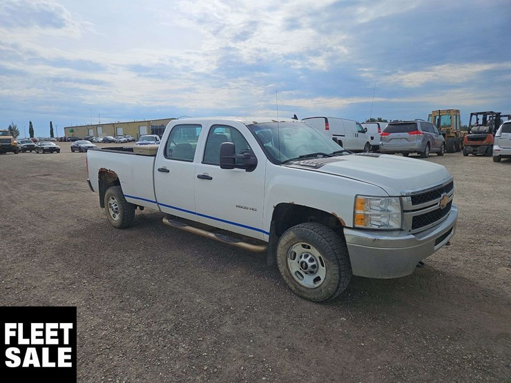 2014-chevrolet-silverado-2500hd-image-2