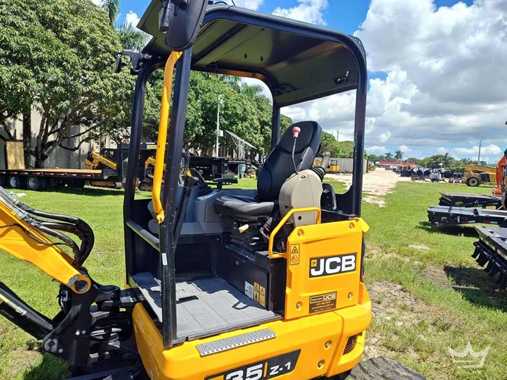 2025-jcb-35z-1-image-10