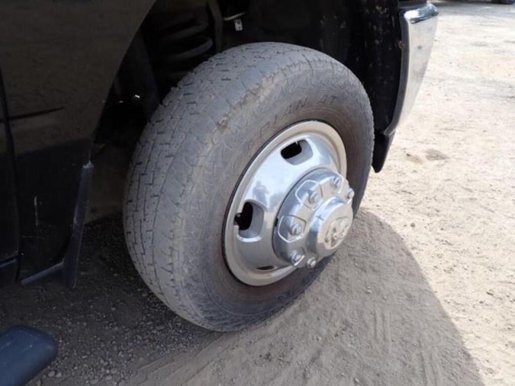 2019-dodge-ram-3500-image-54