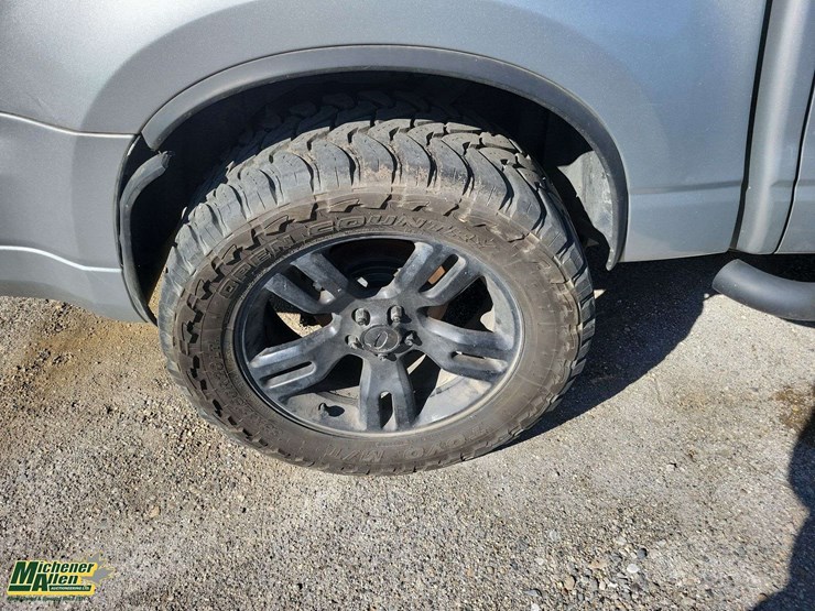 ford-explorer-sport-trac-image-10