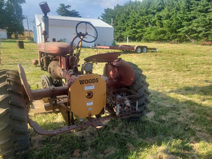 farmall-b-with-woods-belly-mower-image-6