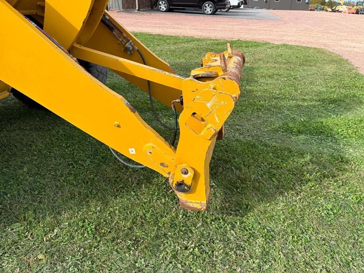 caterpillar-938m-image-36