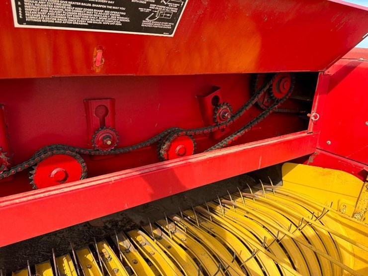 new-holland-575-image-19